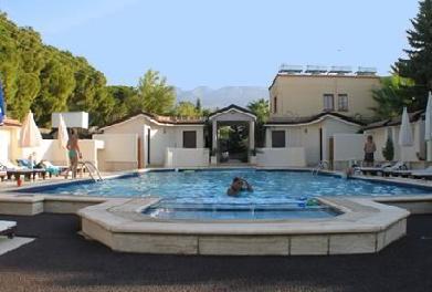 Отель The Pine Bay Club Кирения Экстерьер фото