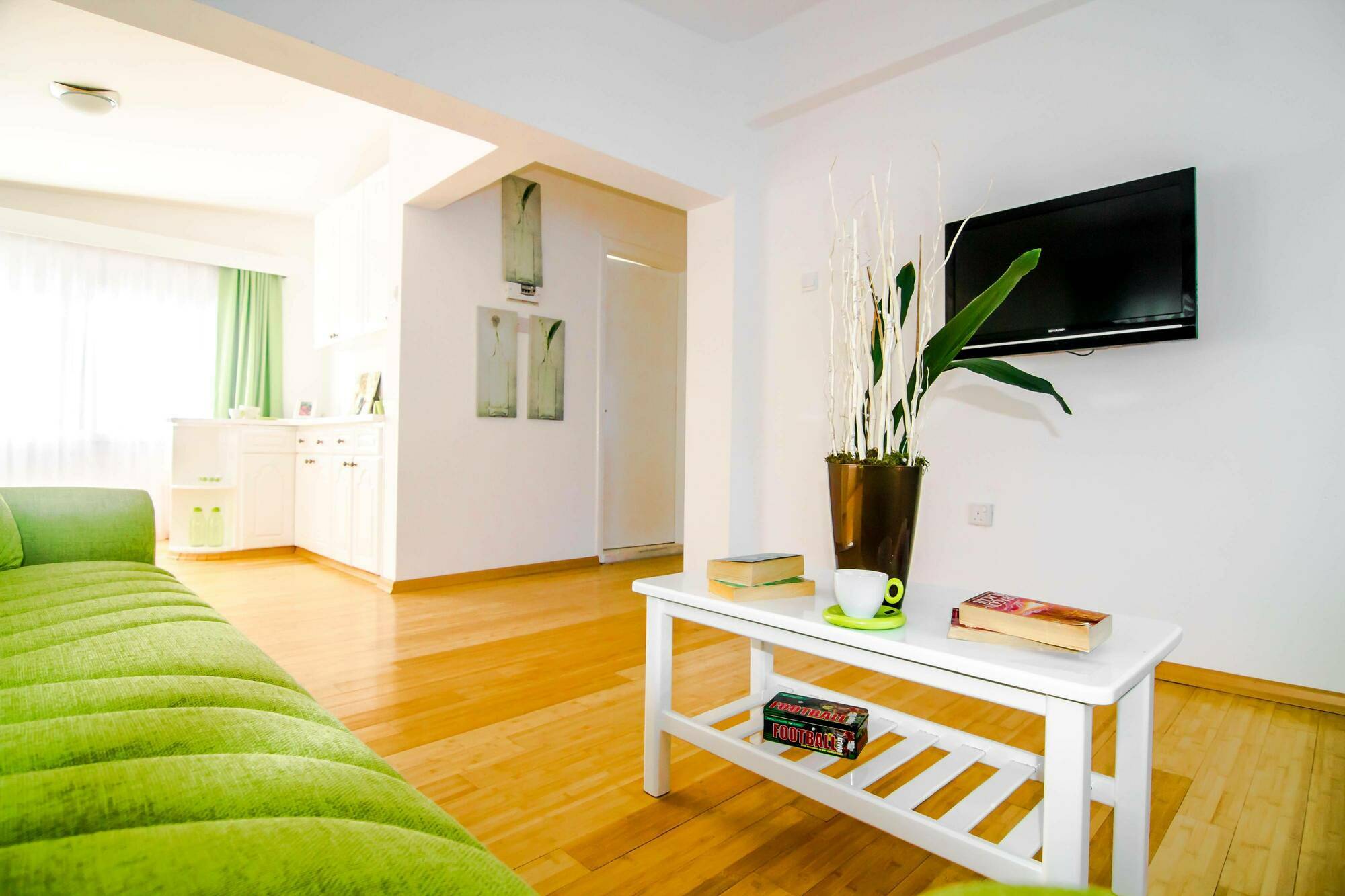 Отель The Pine Bay Club Кирения Экстерьер фото